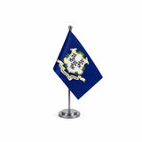 Drapeau Bureau du Connecticut modèle Argent avec mât et socle en acier inoxydable