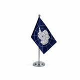 Drapeau bureau l'Antarctique modèle Argent avec mât et socle en acier inoxydable