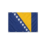 Drapeau de la Bosnie-Herzégovine format S en polyester avec dix œillets