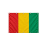 Drapeau de la Guinée format S en polyester avec dix œillets