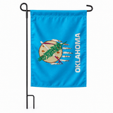 Drapeau jardin vertical Oklahoma sur support noir