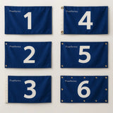 Drapeau kingston polyester résistant œillets à gauche
