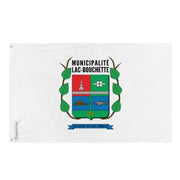 Drapeau lac-bouchette polyester résistant œillets à gauche
