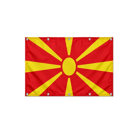 Drapeau de la Macédoine du Nord format S en polyester avec dix œillets