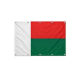 Drapeau de Madagascar format S en polyester avec dix œillets